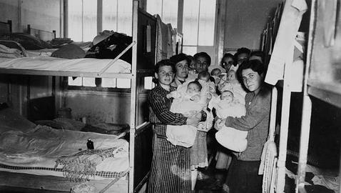 Presos en Dachau, tras la liberación del campo