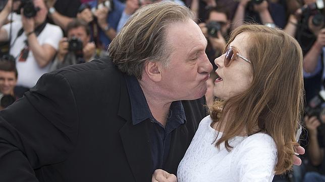 Momento en el que Depardieu intenta robarle un beso a Huppert