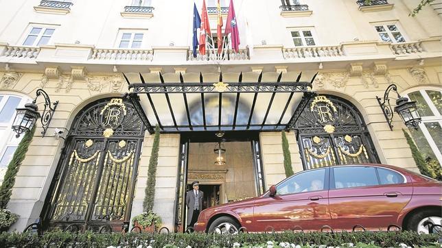 Mandarin y el grupo árabe Olayan compran el Hotel Ritz por 130 millones