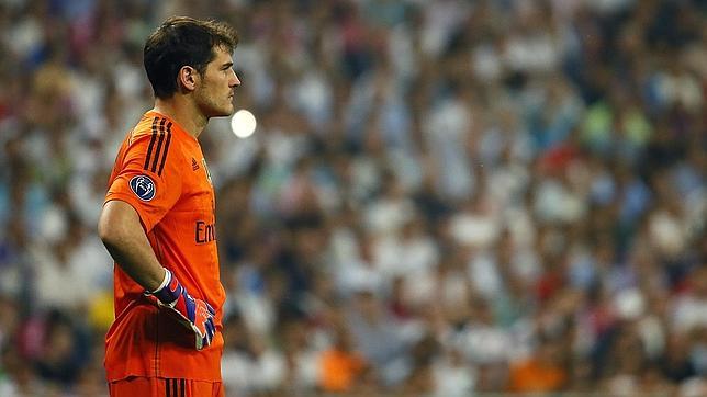 Pitos para Casillas; aplausos para Ancelotti