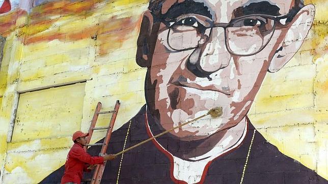 El arzobispo mártir Oscar Romero llega a los altares este sábado en El Salvador