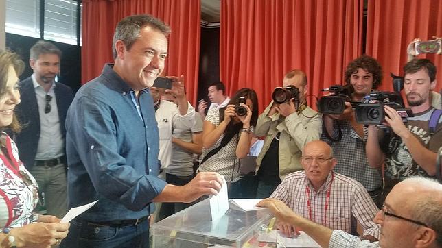 Espadas anima a los nuevos votantes a acudir a las urnas