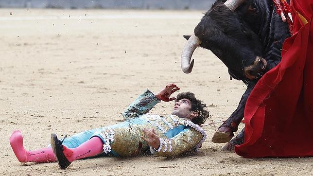 Espada se queda solo y mata seis novillos en una tarde dramática en San Isidro