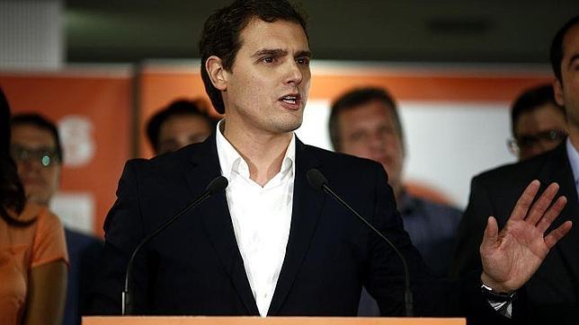 Ciudadanos deja escapar el 35% del electorado que pierde el PP