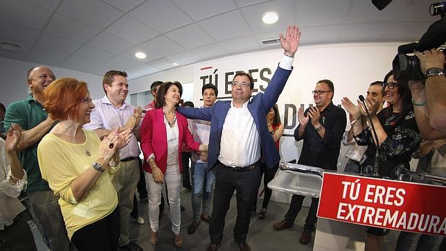 El candidato del PSOE a la presidencia de la Junta de Extremadura, Guillermo Fernández Vara
