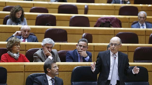 El déficit estatal cae el 18% hasta abril y suma 11.984 millones