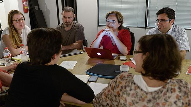 Ada Colau pasa la noche contabilizando a los «sin techo» de Barcelona para una ONG