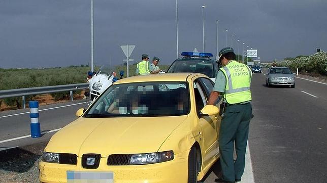 Unas 25.000 personas se ponen al volante sin carné de conducir