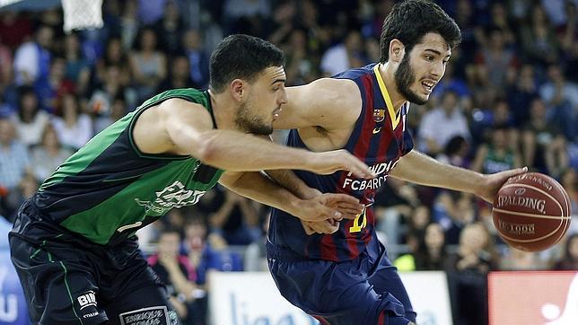 El Barcelona no da opción a un flojo FIATC Joventut