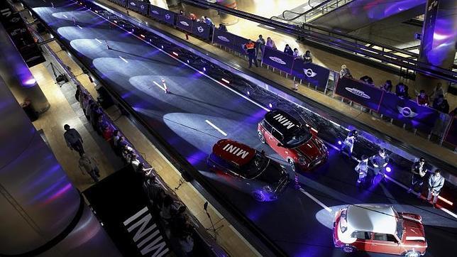 Carrera de coches por el metro de Chamartín