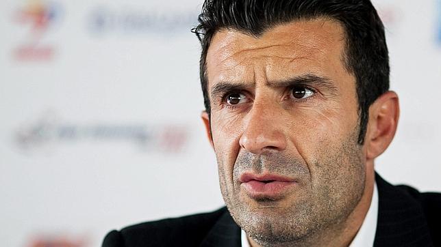 Figo carga con dureza contra Blatter