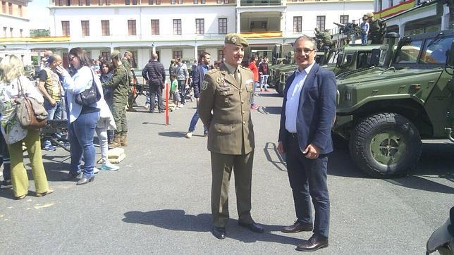 El Día de las Fuerzas Armadas se celebra en San Sebastián por primera vez desde 1983