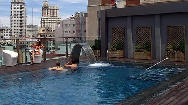 Esta pìscina es un auténtico oasis ubicado en el centro de la capital