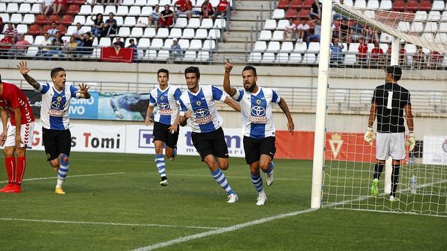 Fran González dedica el gol que sirvió al Hércules para clasificarse ante el Murcia
