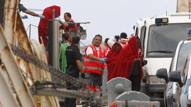 Rescatados 39 inmigrantes en cuatro pateras en el Estrecho de Gibraltar