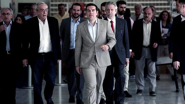 Tsipras se muestra «optimista» y reconoce haber hecho concesiones para lograr a un acuerdo