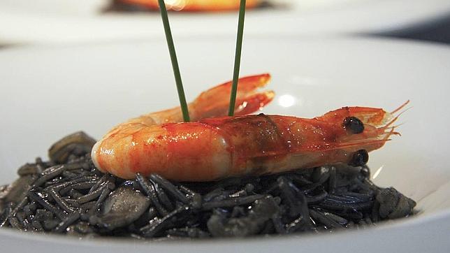 Arroz negro con marisco