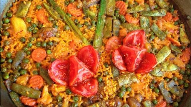 La paella huertana es una de las variedades que ofrece este local