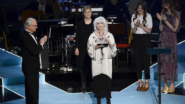 Emmylou Harris y Evelyn Glennie reciben en Suecia el premio Polar