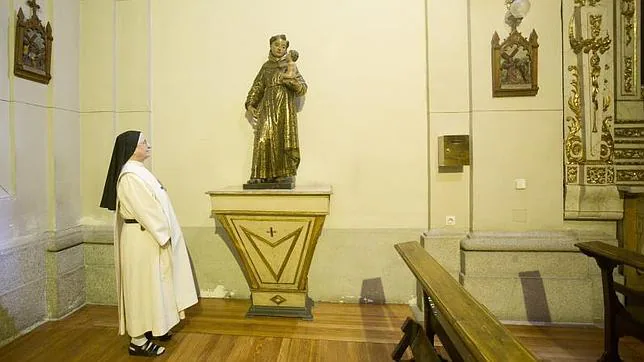El santo San Antonio de Padua ha sido retirado para dar cobijo a los restos de Cervantes e instalar el monumento