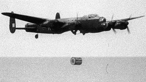 Las inundaciones se usaron como «arma de guerra» en la Segunda Guerra Mundial gracias a unas bombas especiales (ARCHIVO)