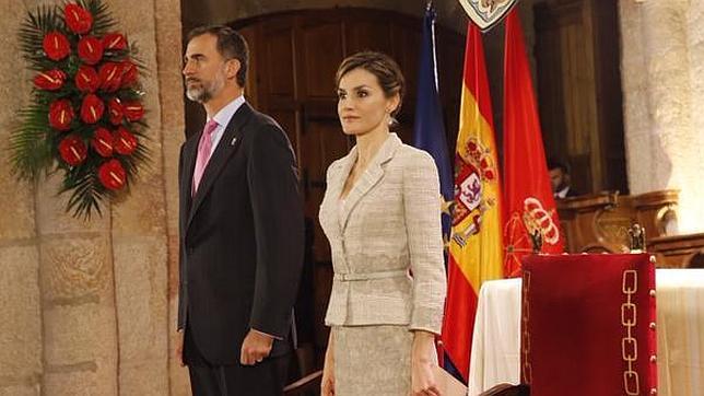 Los Reyes presiden la entrega del premio Príncipe de Viana