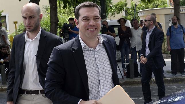 Tsipras al llegar el martes a una reunión en la sede de su partido en Atenas