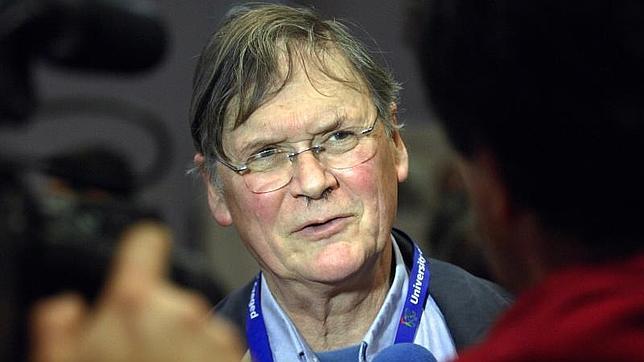 El Nobel Tim Hunt pide que las mujeres no investiguen con los hombres en el laboratorio