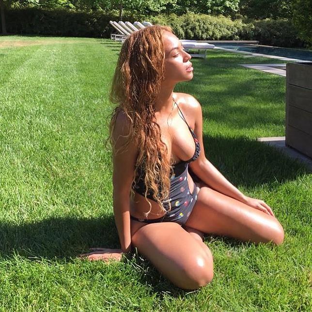 El revelador escote de Beyoncé