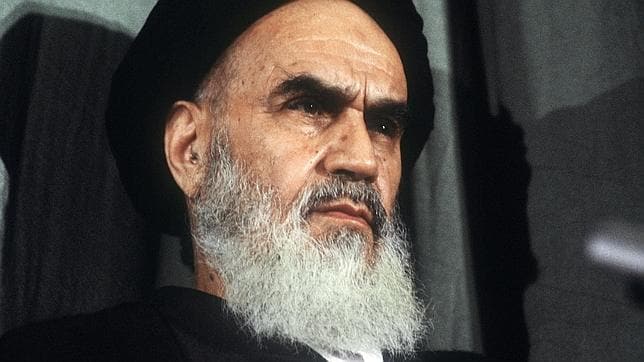 El mausoleo cinco estrellas del ayatolá Ruholá Jomeini divide a los iraníes
