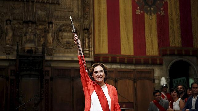 Ada Colau, nueva alcaldesa de Barcelona con los votos de los ediles de izquierda