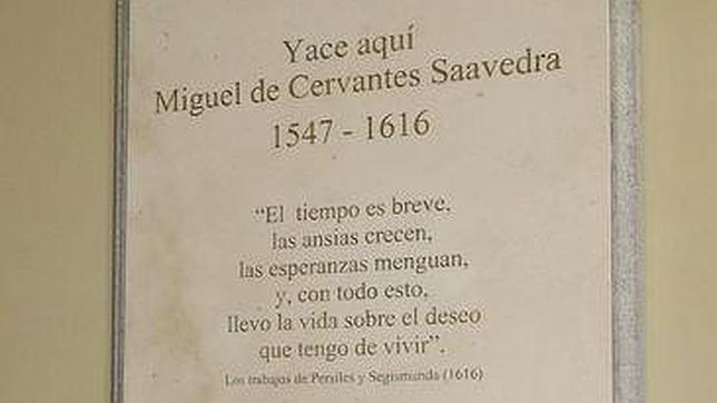 La lápida de la tumba de Cervantes, en la que aparece la errata