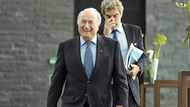 Blatter podría estar meditando continuar como presidente de la FIFA