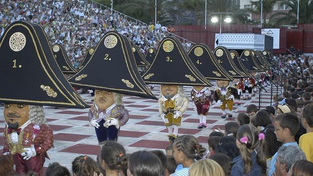 Los enanos de La Palma se preparan para bailar su polca cinco años después