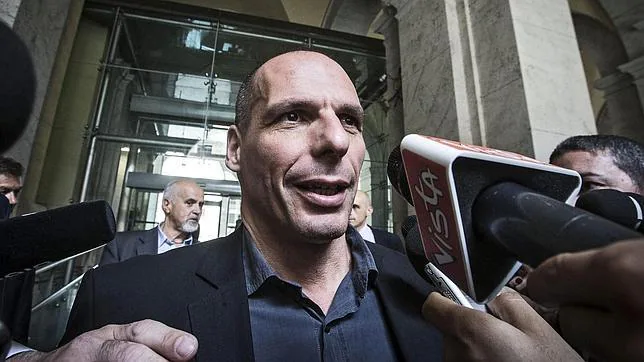 Varufakis dice que el rescate de Grecia tiene que empezar de cero