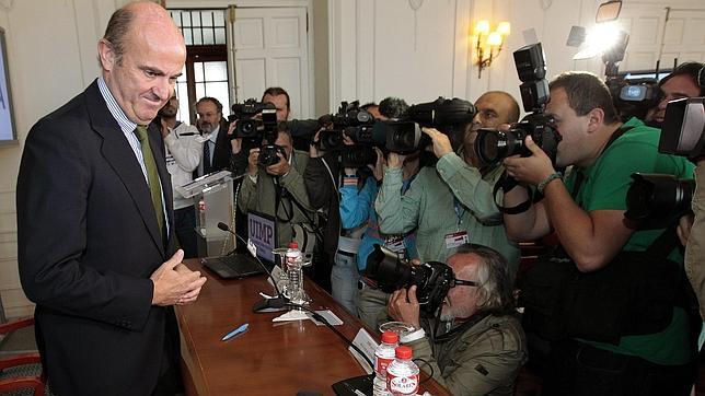 De Guindos: «Si revertimos las reformas volveremos a la situación de 2012»