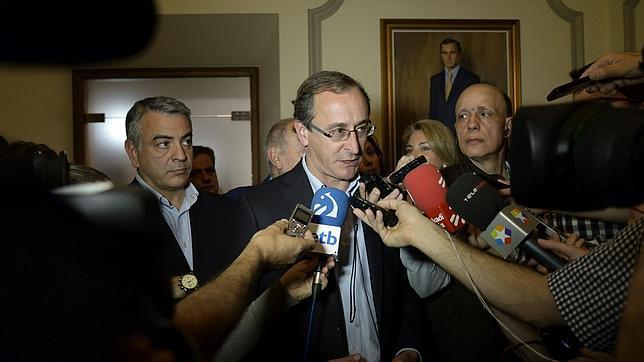 Alfonso Alonso, preguntado por los cambios en el Gobierno: «Mañana, mañana»