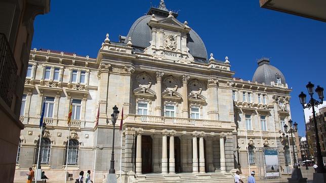 La bandera arcoiris del orgullo gay ondeará en el Ayuntamiento de Cartagena