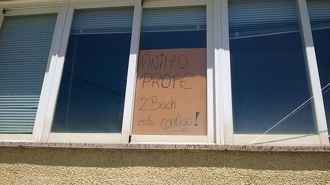 Alumnos muestran su apoyo al profesor denunciado por una supuesta agresión en Zamora