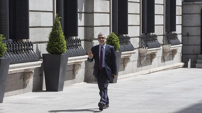 Gaspar Llamazares, agredido de forma leve por un joven en el centro de Madrid