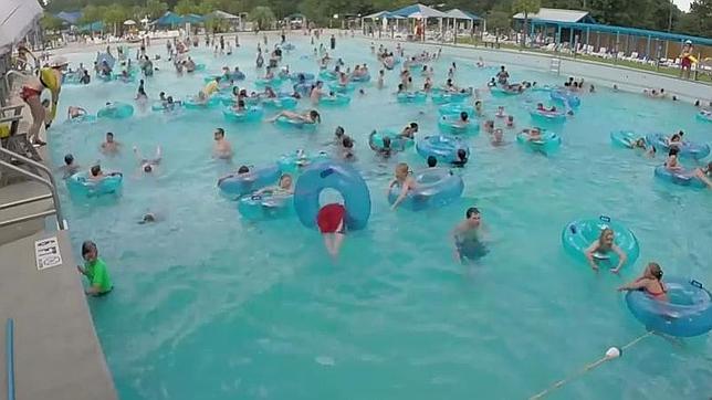 El rescate imposible dentro de una piscina que te costará ver a través de YouTube