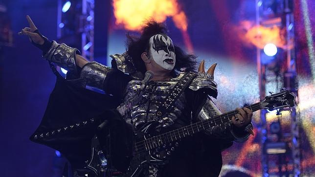 El circo rock de Kiss inflama un Palau Sant Jordi entregado