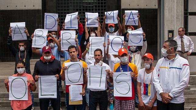 Un grupo de senadores afines a Dilma Rousseff viajará a Venezuela