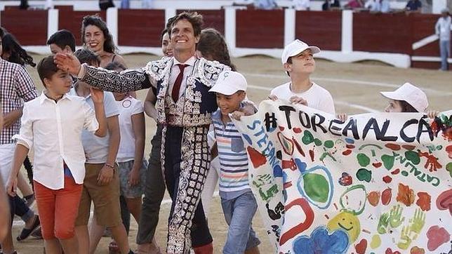 El PSOE apoya la supresión de la retransmisión de las corridas de toros