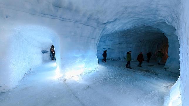 La cueva de hielo hecha por el hombre más grande del mundo