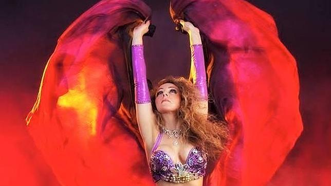 Los sábados ameniza la cena con una actuación de la danza del vientre