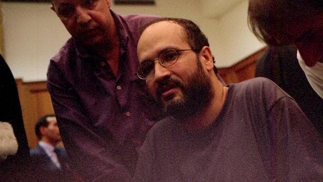 Lmrabet, en un tribunal de Rabat durante la huelga de hambre que emprendió en prisión en 2003