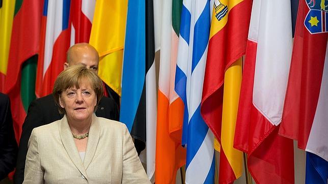 Merkel pide a Grecia que acepte la oferta «extraordinariamente generosa» de las instituciones