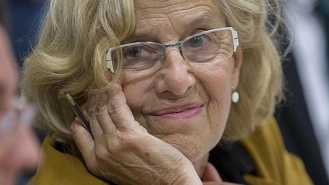 Carta de Carmena a Adif y Aena: «Colgad la bandera gay en estaciones y aeropuertos»