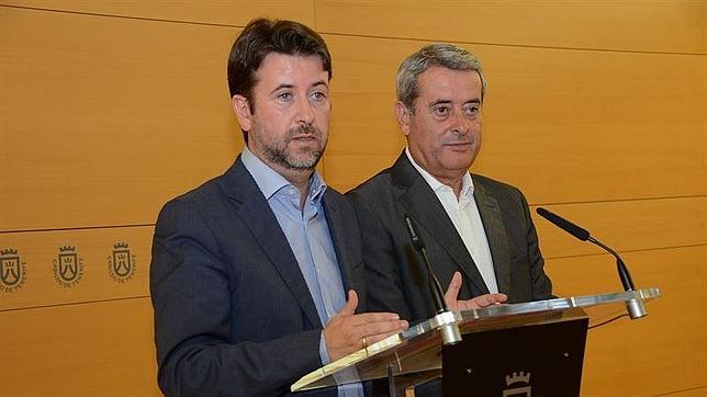 Coalición y PSOE cierran el pacto en el Cabildo de Tenerife